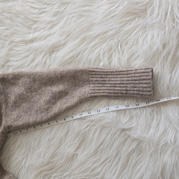 Oversized Alpaca Wool Turtleneck Sweater - Picture 7 of 11